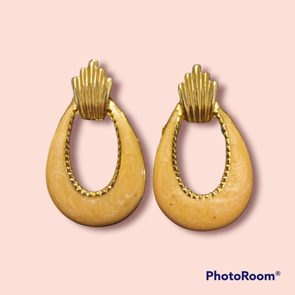💥5/$10💥 vintage gold yellow earrings